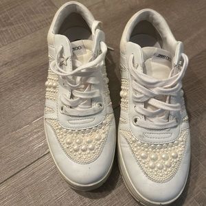 Jimmy choo white hawaii pearl embroidered sneakers